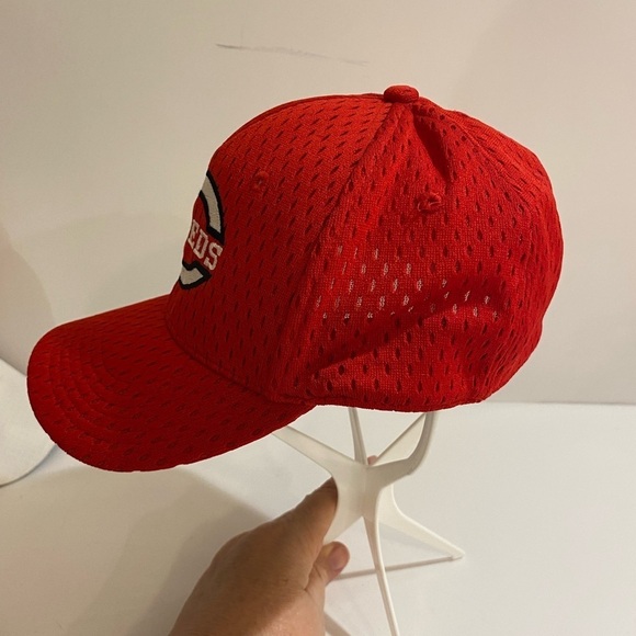 REDS Fitted Hat by Proflex S/M (CN) - Picture 4 of 11